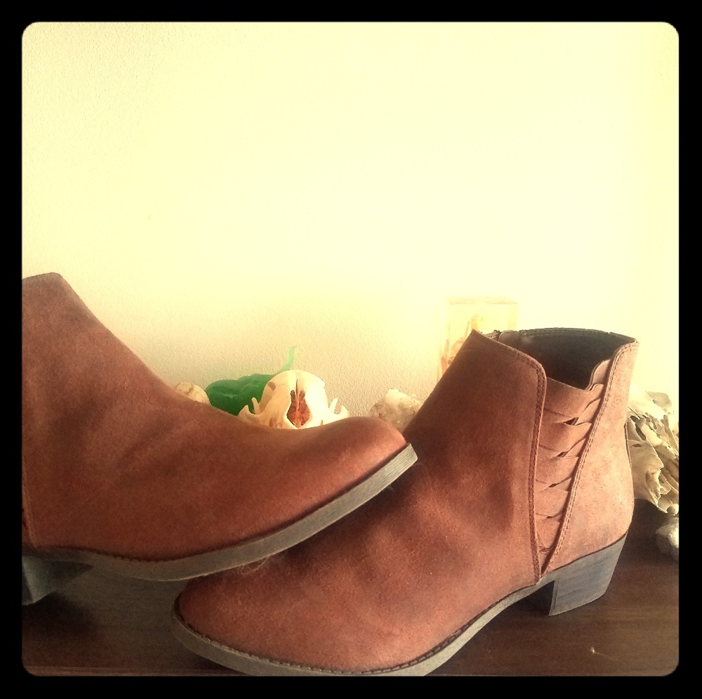 Carlos Santana Bert Bootie 8.5
